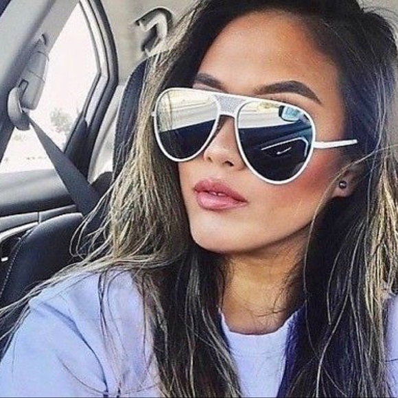 WCFASHIONS Accessories - “Lauren” Oversized Celebrity Aviators